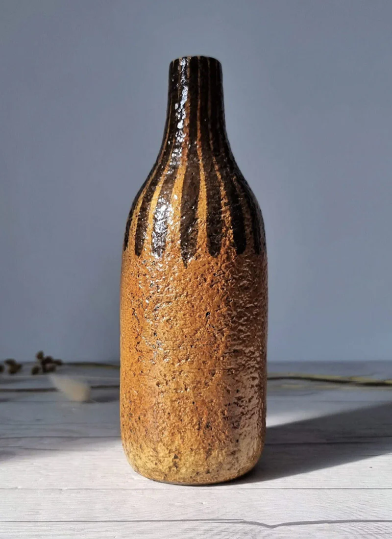 Mari Simmulson 1960 Eritrea Series Burnt Sugar and Caramel Palette Bottle Vase - Image 2