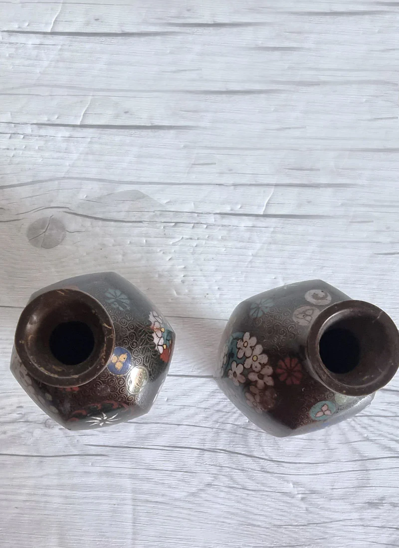 Pair of Takahara Komajiro Cloisonne Faceted Bud Vases, Late Meiji Era, Japanese - Image 2