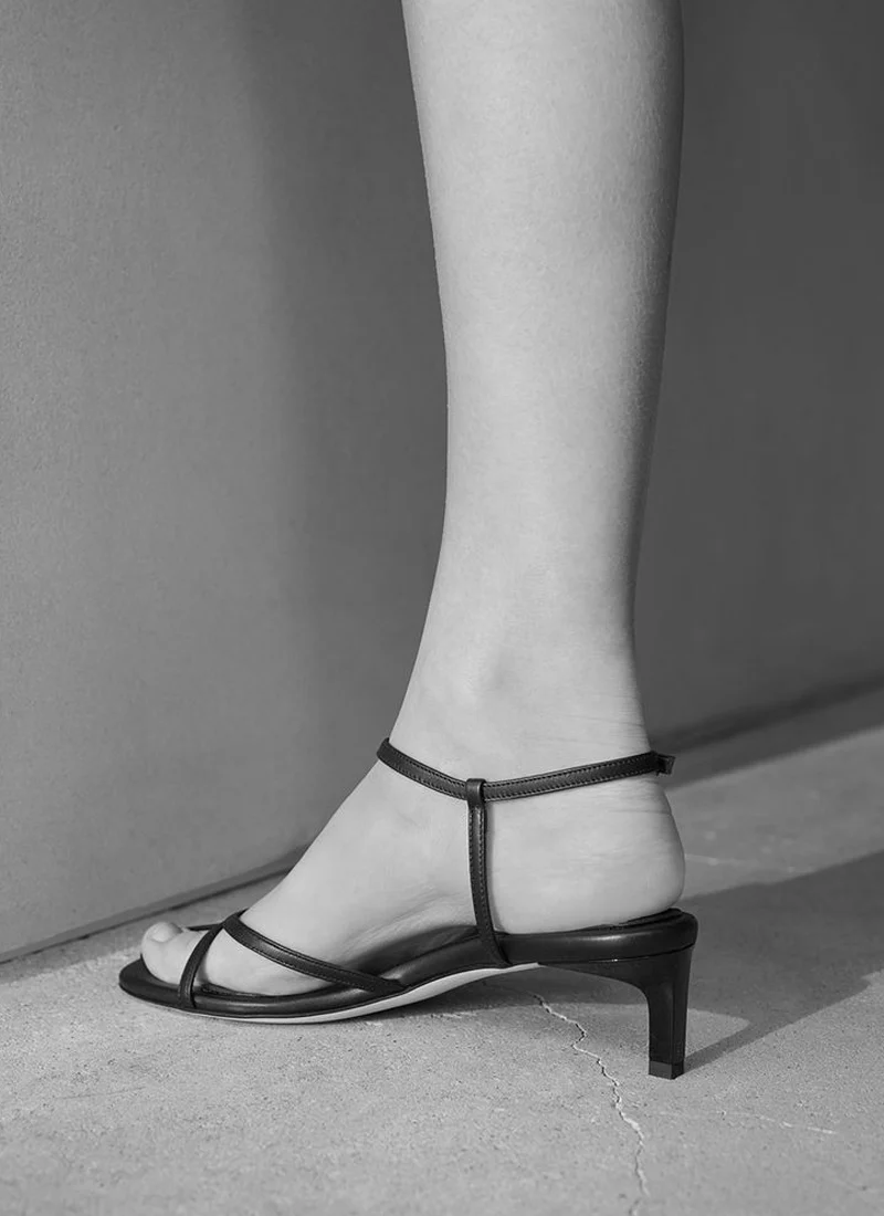 Tee Leather Heeled Sandal - Image 7