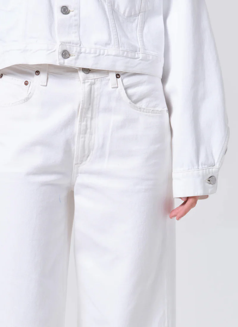 Low Curve Fray Wide Leg Jeans - Image 4