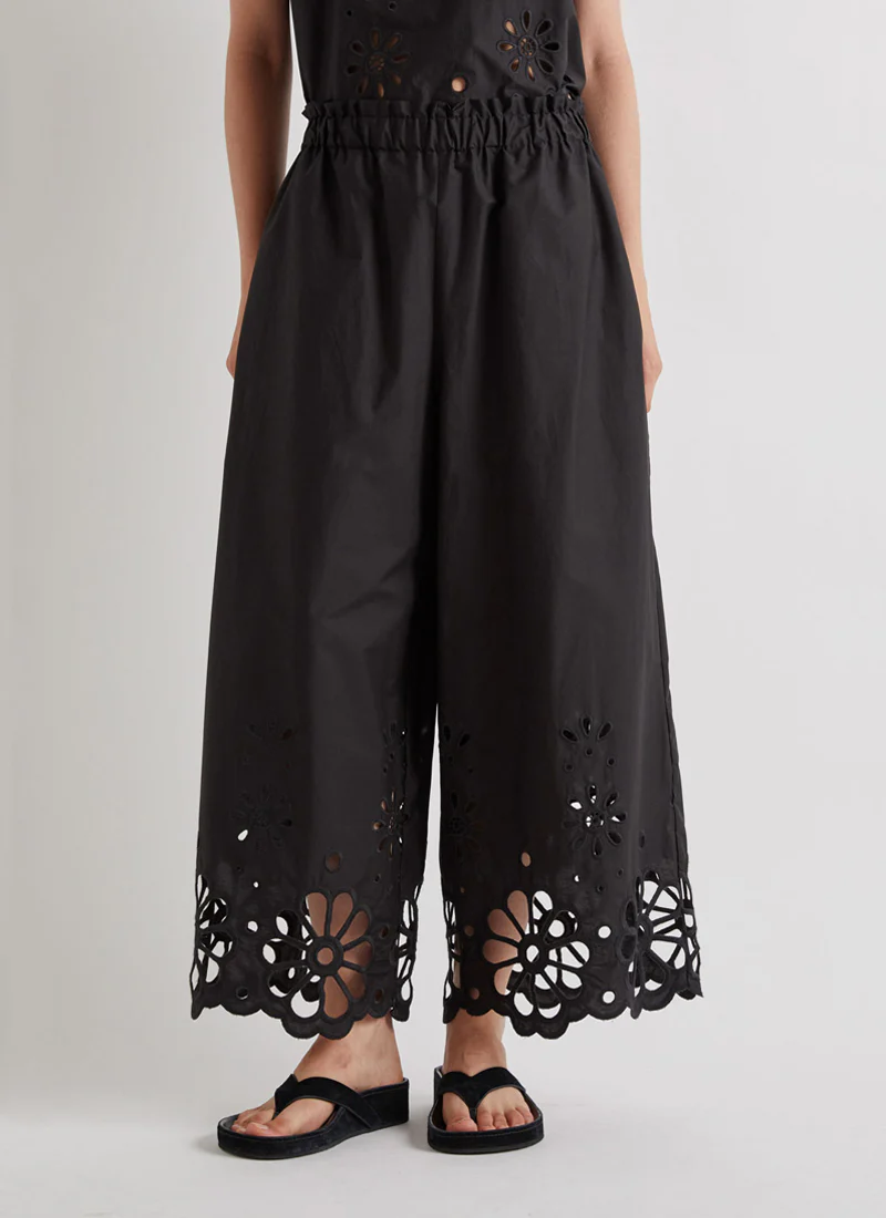 Eyelet Cropped Pull On Pant