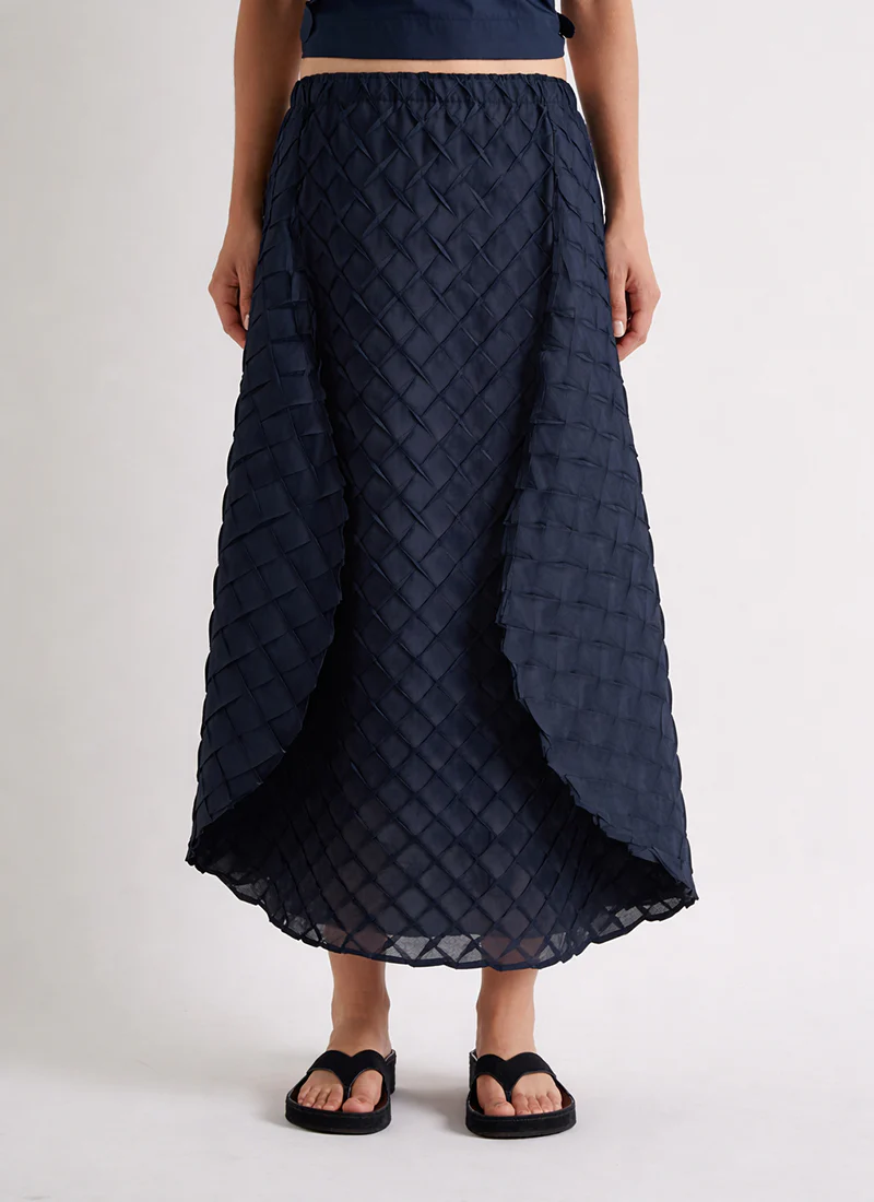 Textured Curved Hem Midi Skirt - Image 4