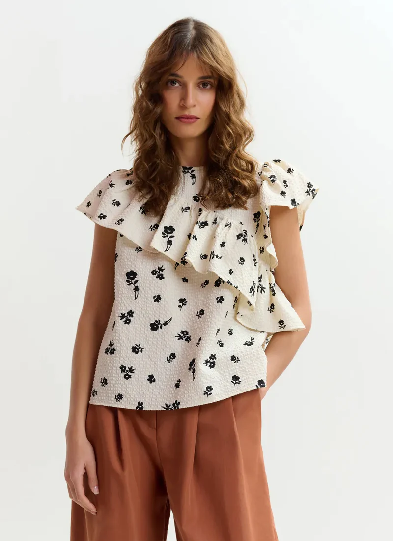 Oojoo Ruffle Top